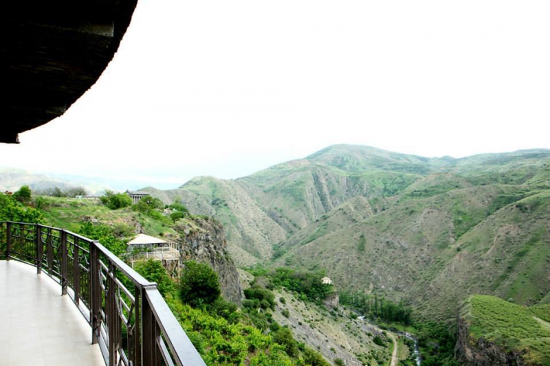7 Qar (Garni)