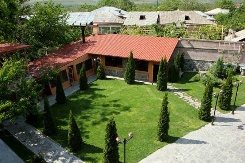 7 Qar (Garni)