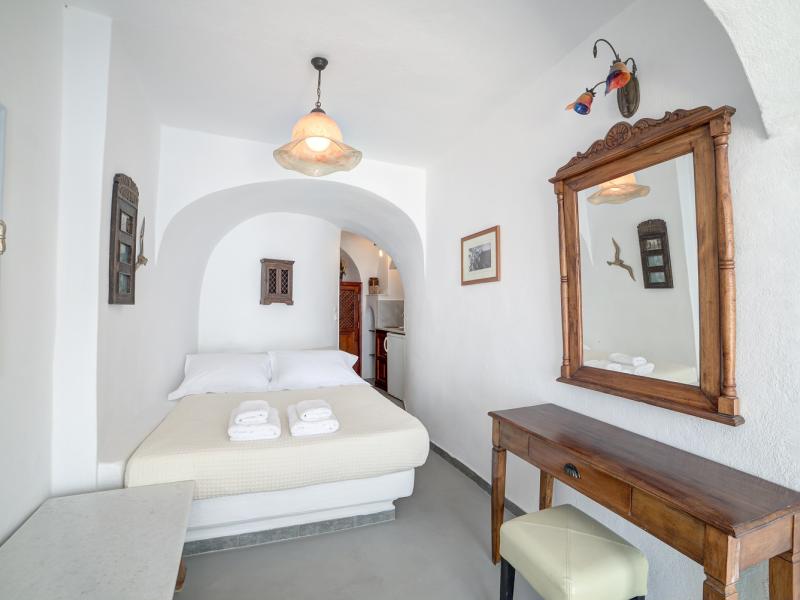 Spiliotica on the Cliff Suites & Apartments