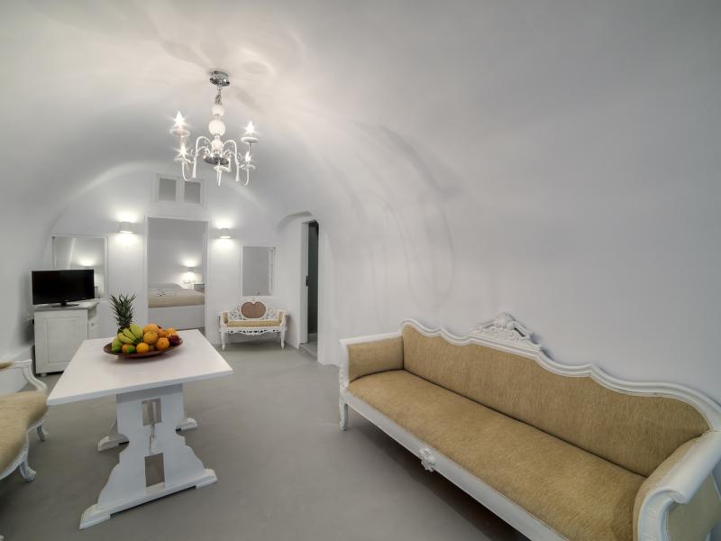 Spiliotica on the Cliff Suites & Apartments