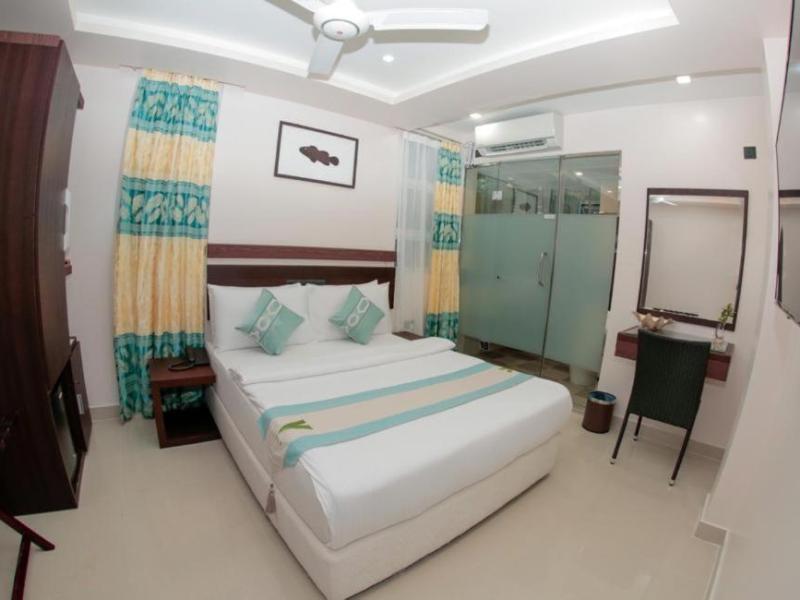 The White Harp Beach Hotel