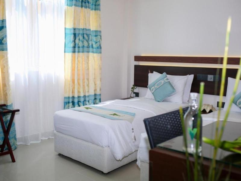 The White Harp Beach Hotel