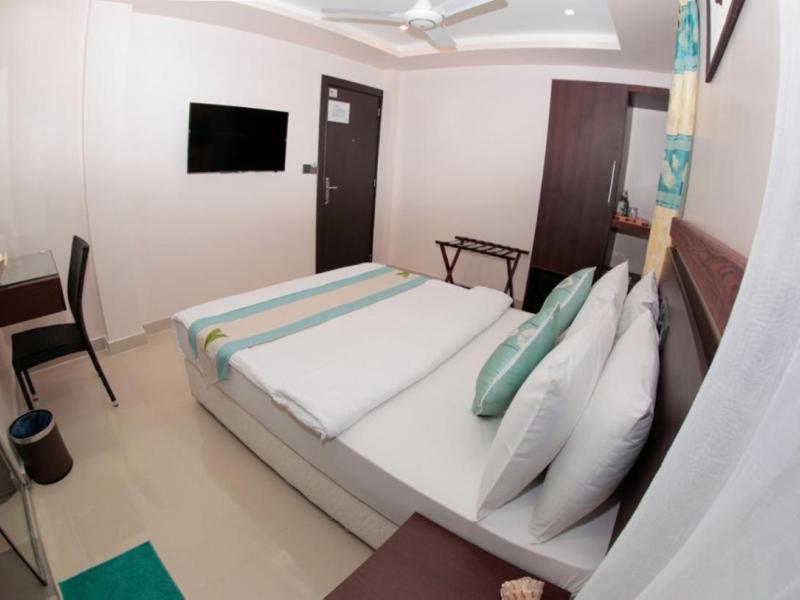 The White Harp Beach Hotel