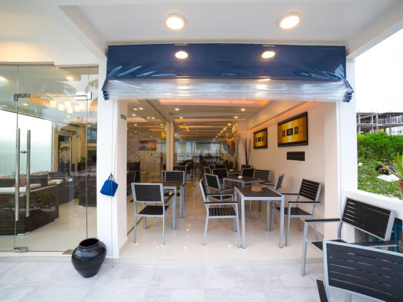 The White Harp Beach Hotel