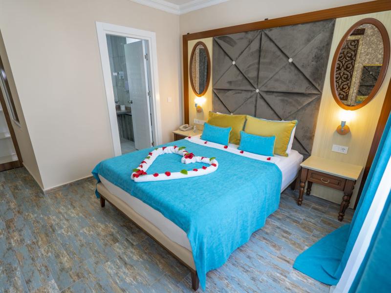 Club Big Blue Suite Hotel