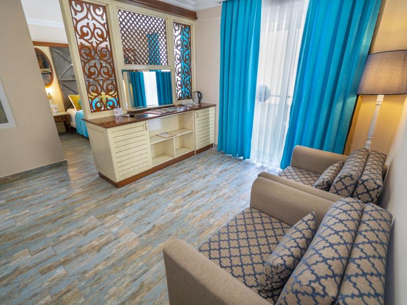 Club Big Blue Suite Hotel