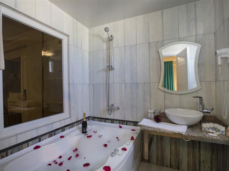 Club Big Blue Suite Hotel