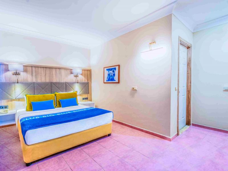 Club Big Blue Suite Hotel