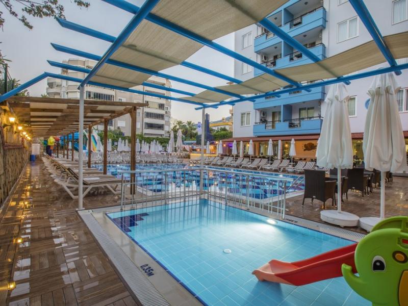 Club Big Blue Suite Hotel