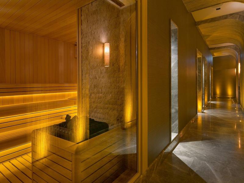 Caresse a Luxury Collection Resort & Spa