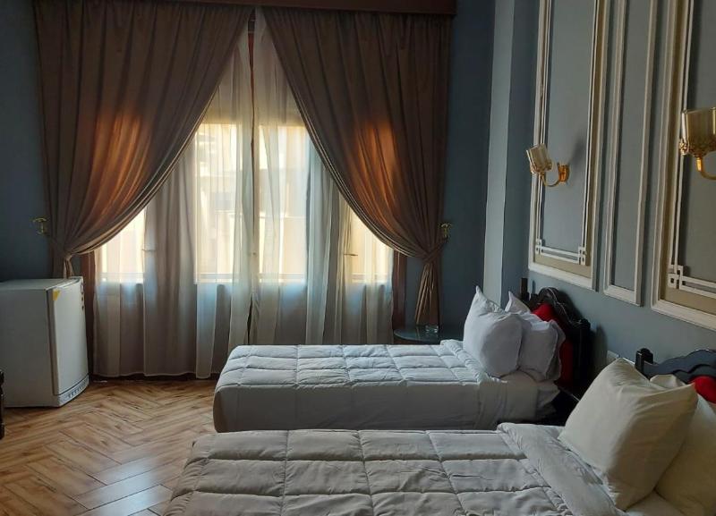 Cosmopolitan Plaza Inn