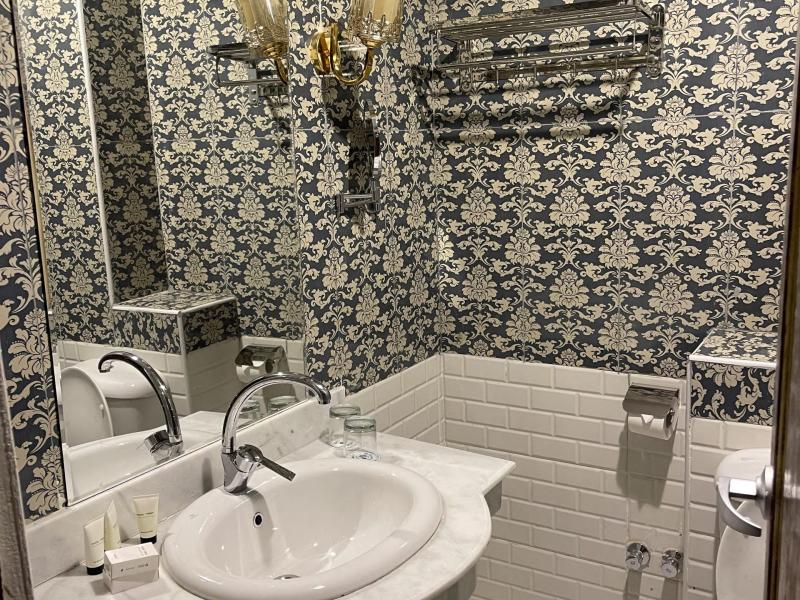 Cosmopolitan Plaza Inn