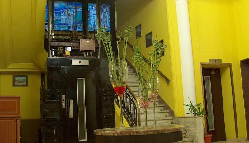 Cosmopolitan Plaza Inn