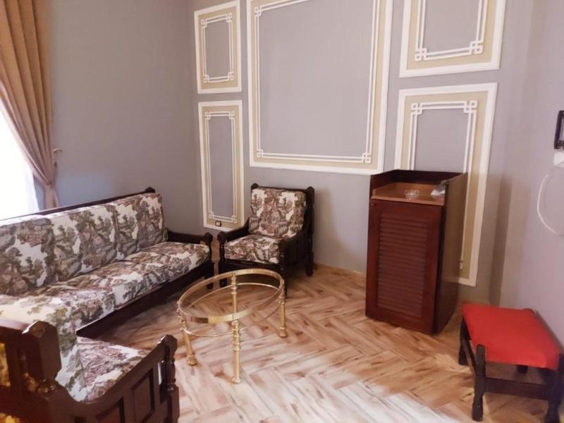 Cosmopolitan Plaza Inn