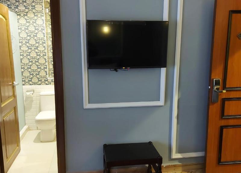 Cosmopolitan Plaza Inn