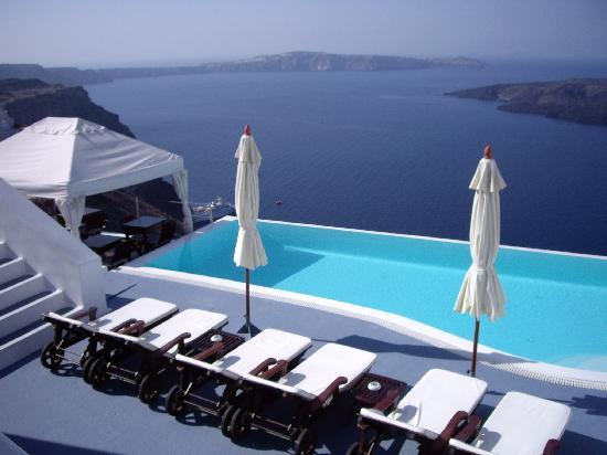 Cosmopolitan Suites