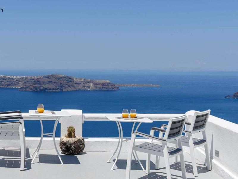 Abyssanto Suites & Spa