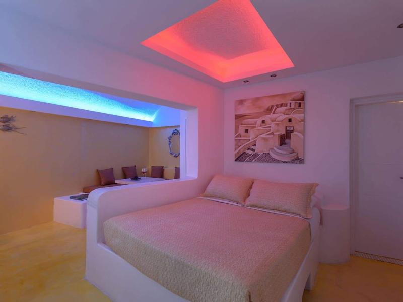Abyssanto Suites & Spa