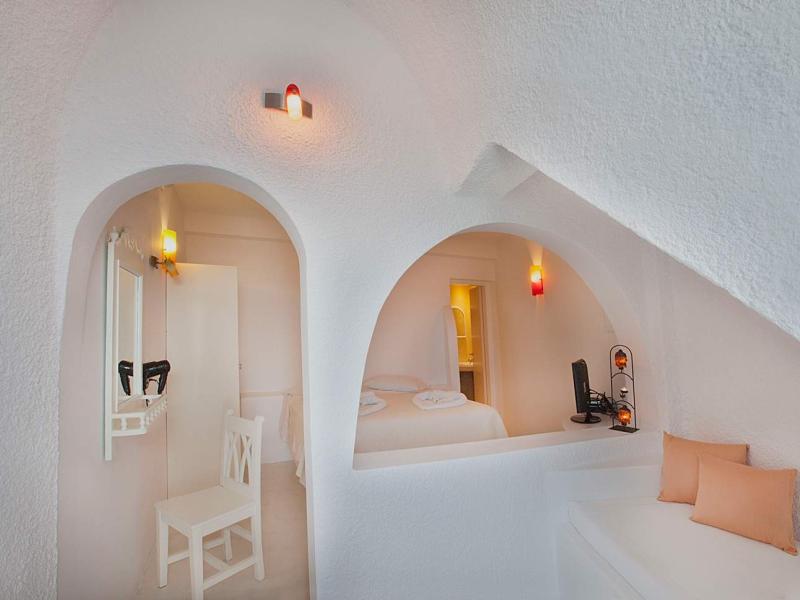 Abyssanto Suites & Spa