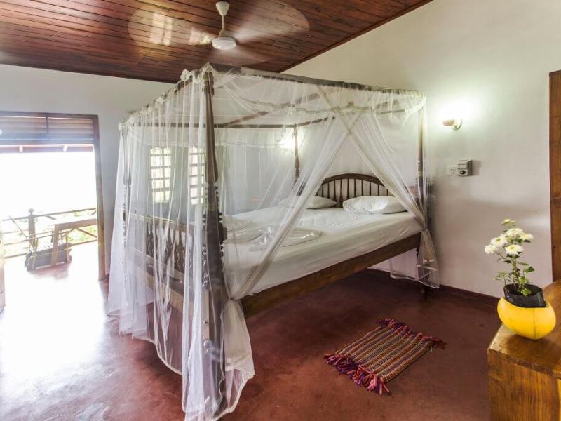 Surf Sea Breeze Hotel