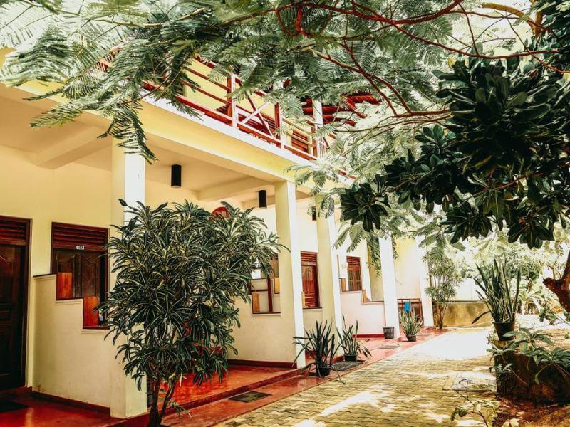 Surf Sea Breeze Hotel