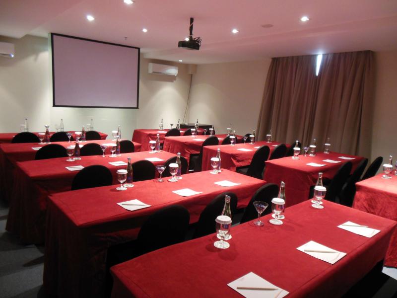 100 Sunset Hotel & Boutique