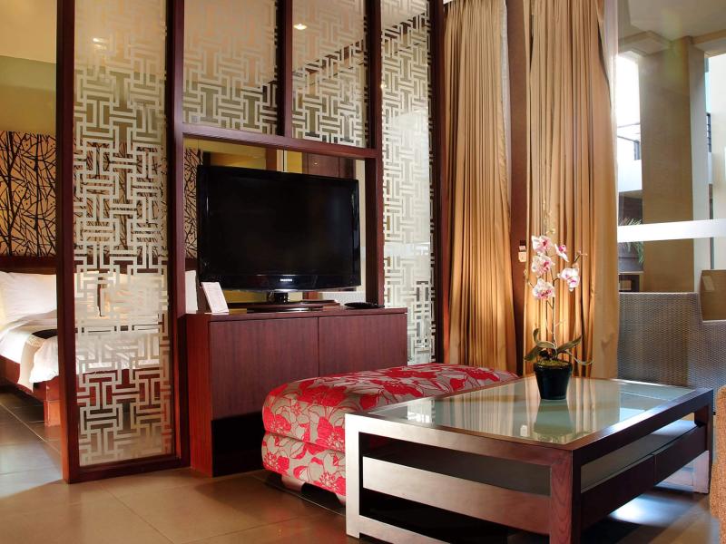 100 Sunset Hotel & Boutique