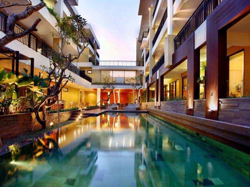 100 Sunset Hotel & Boutique