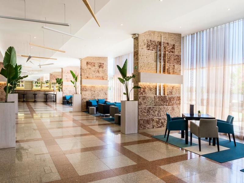 TRYP Lisboa Caparica Mar Hotel