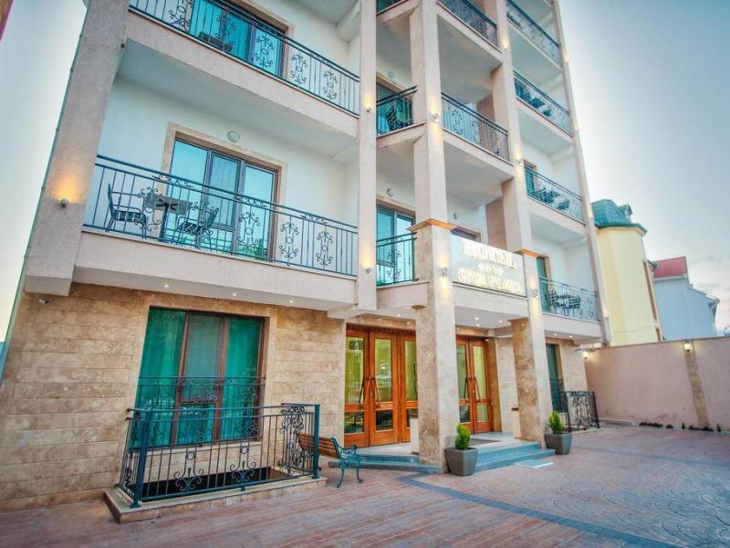 Gtm Plaza Hotel