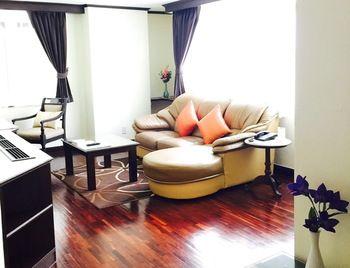 Yellow Ribbon Hills Boutique Suites