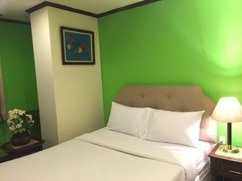 Yellow Ribbon Hills Boutique Suites