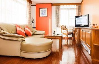 Yellow Ribbon Hills Boutique Suites