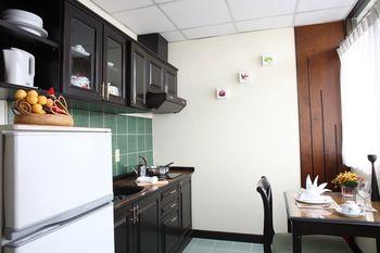Yellow Ribbon Hills Boutique Suites