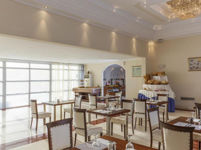 Club SALUT! Costa Lindia Beach Resort