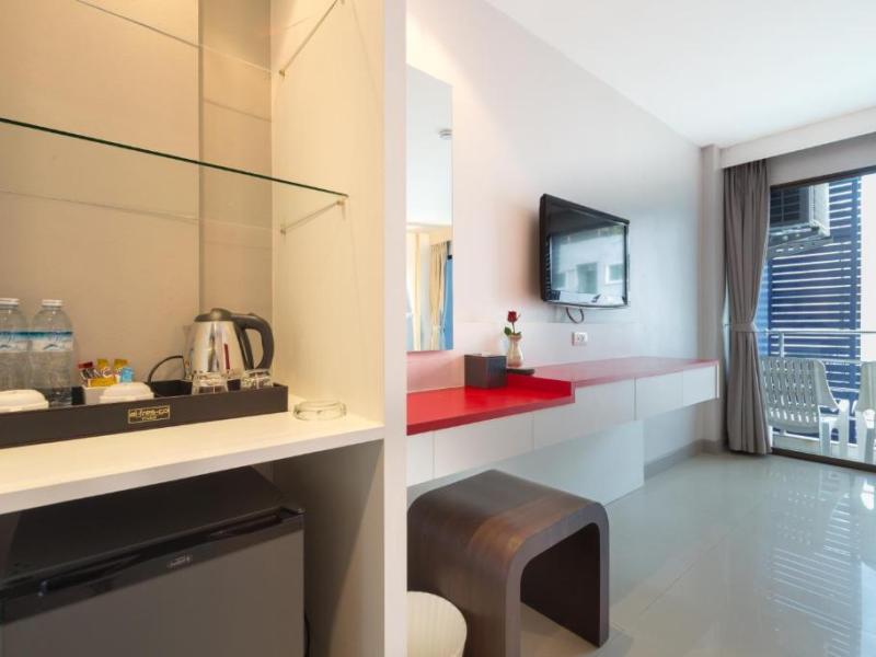 Alfresco Phuket Hotel