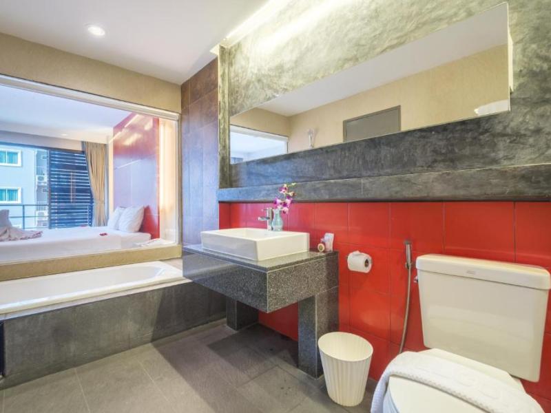 Alfresco Phuket Hotel