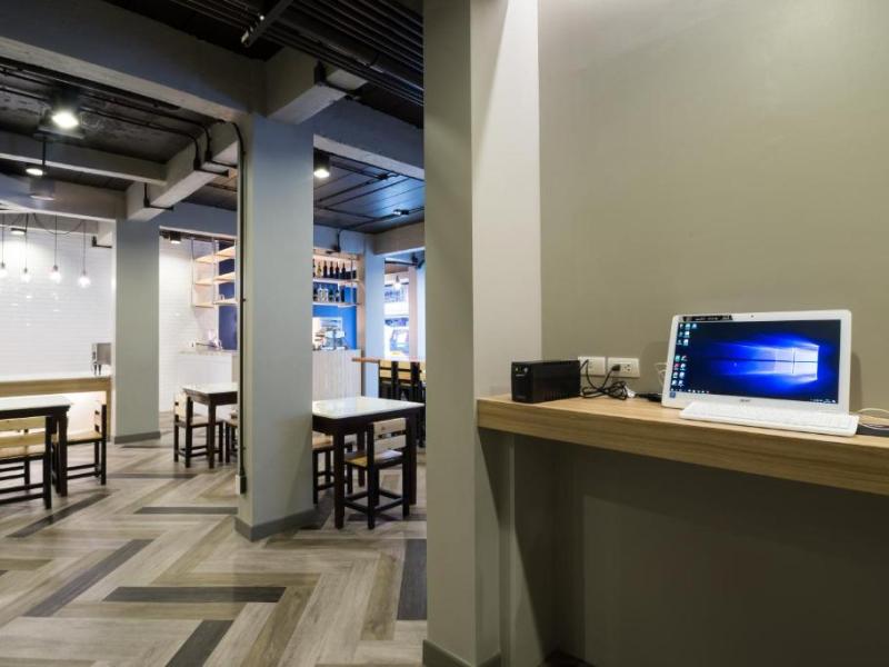 Alfresco Phuket Hotel