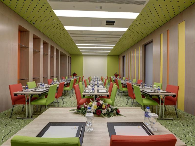 Al Khoory Atrium Hotel