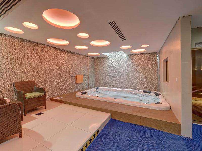 Al Khoory Atrium Hotel