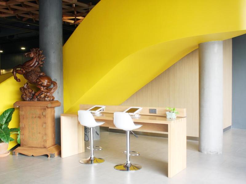 8 Icon by I Galleria Krabi