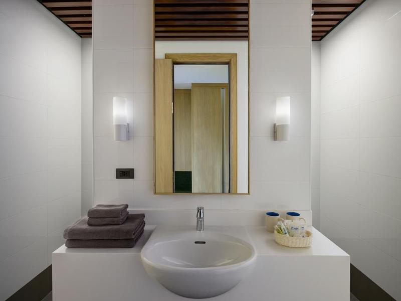 8 Icon by I Galleria Krabi