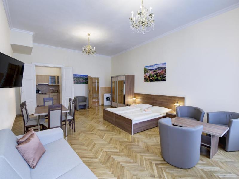 Paderewski Apartments
