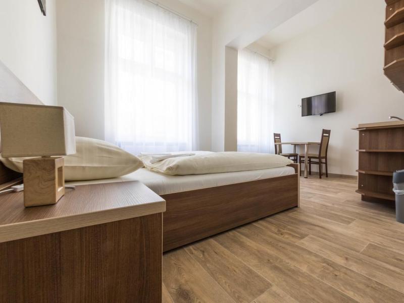 Paderewski Apartments