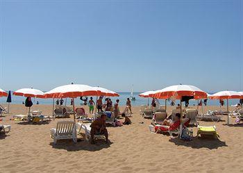 Costanza Beach Club