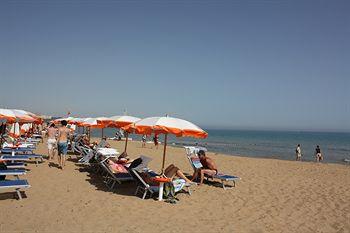 Costanza Beach Club