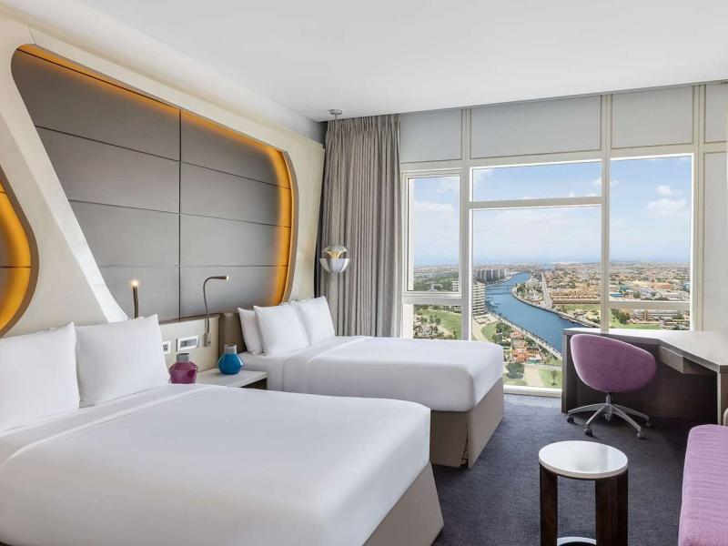 V Hotel Curio Collection By Hilton