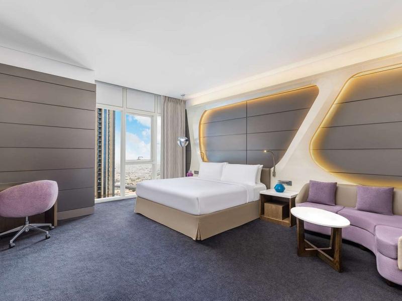 V Hotel Curio Collection By Hilton