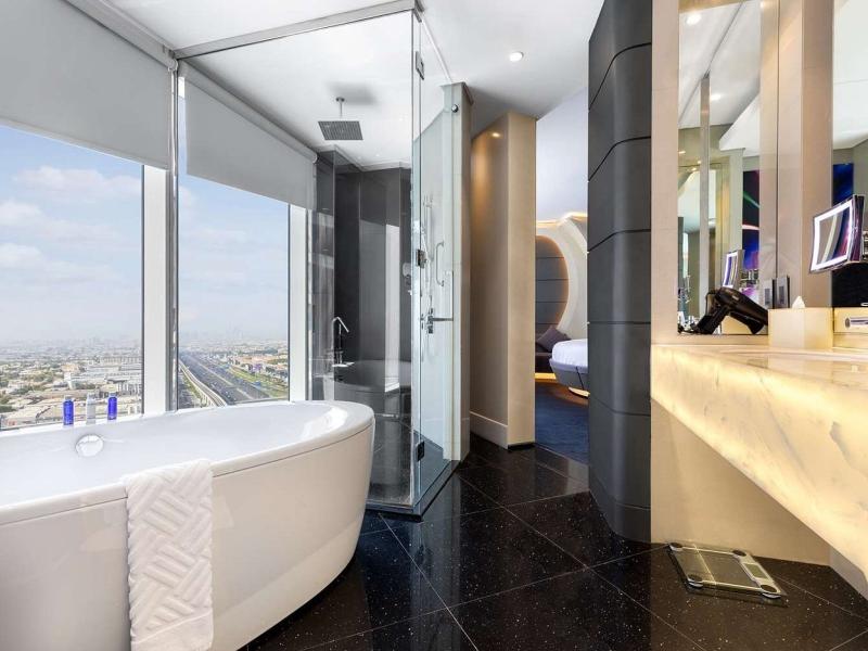 V Hotel Curio Collection By Hilton