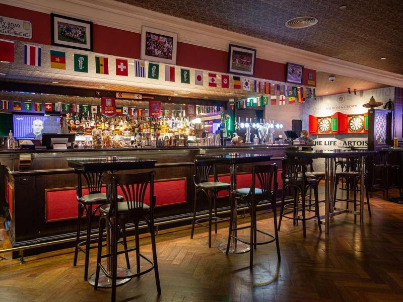 V Hotel Curio Collection By Hilton